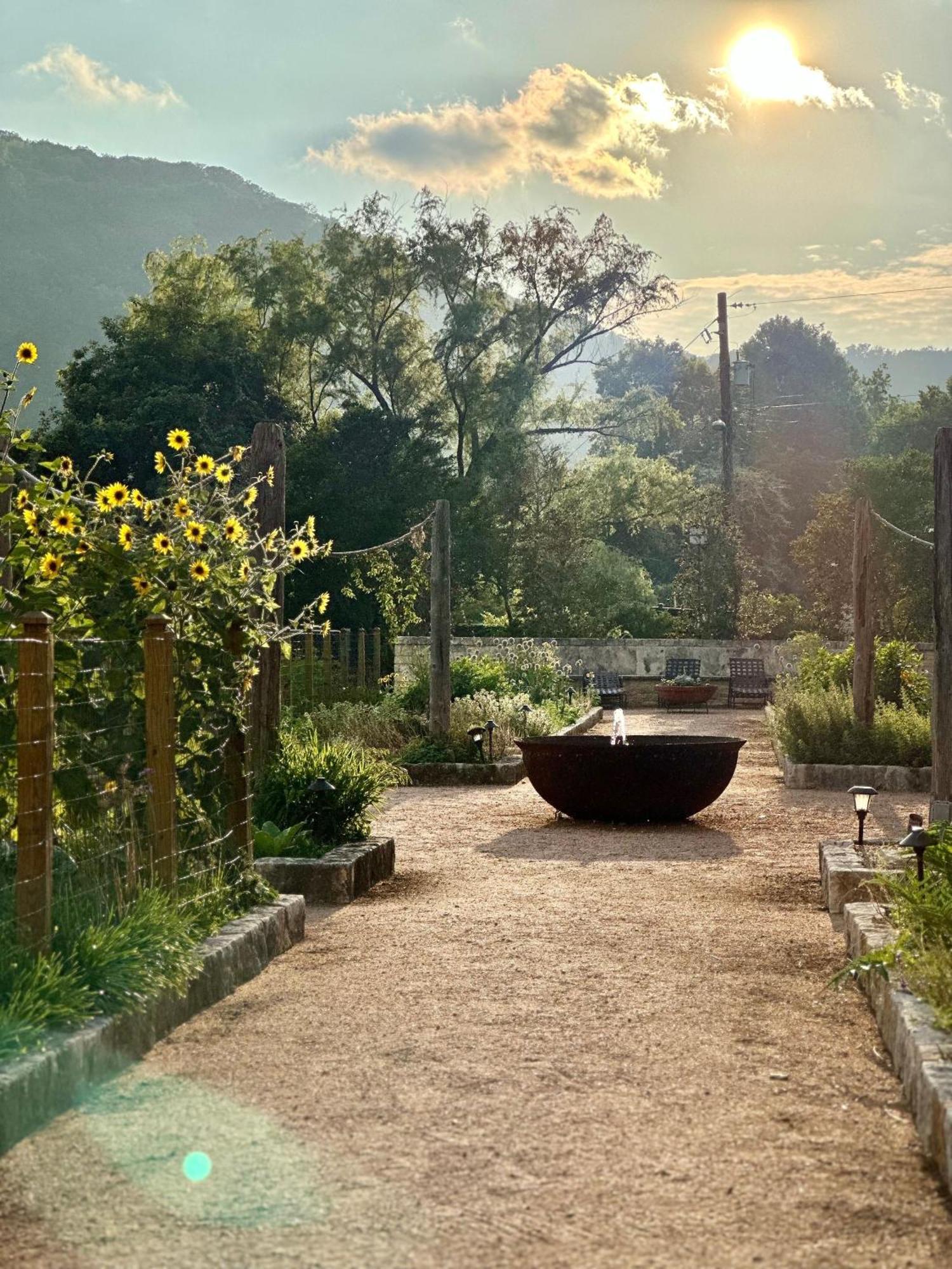 Lake Austin Spa Resort Bagian luar foto