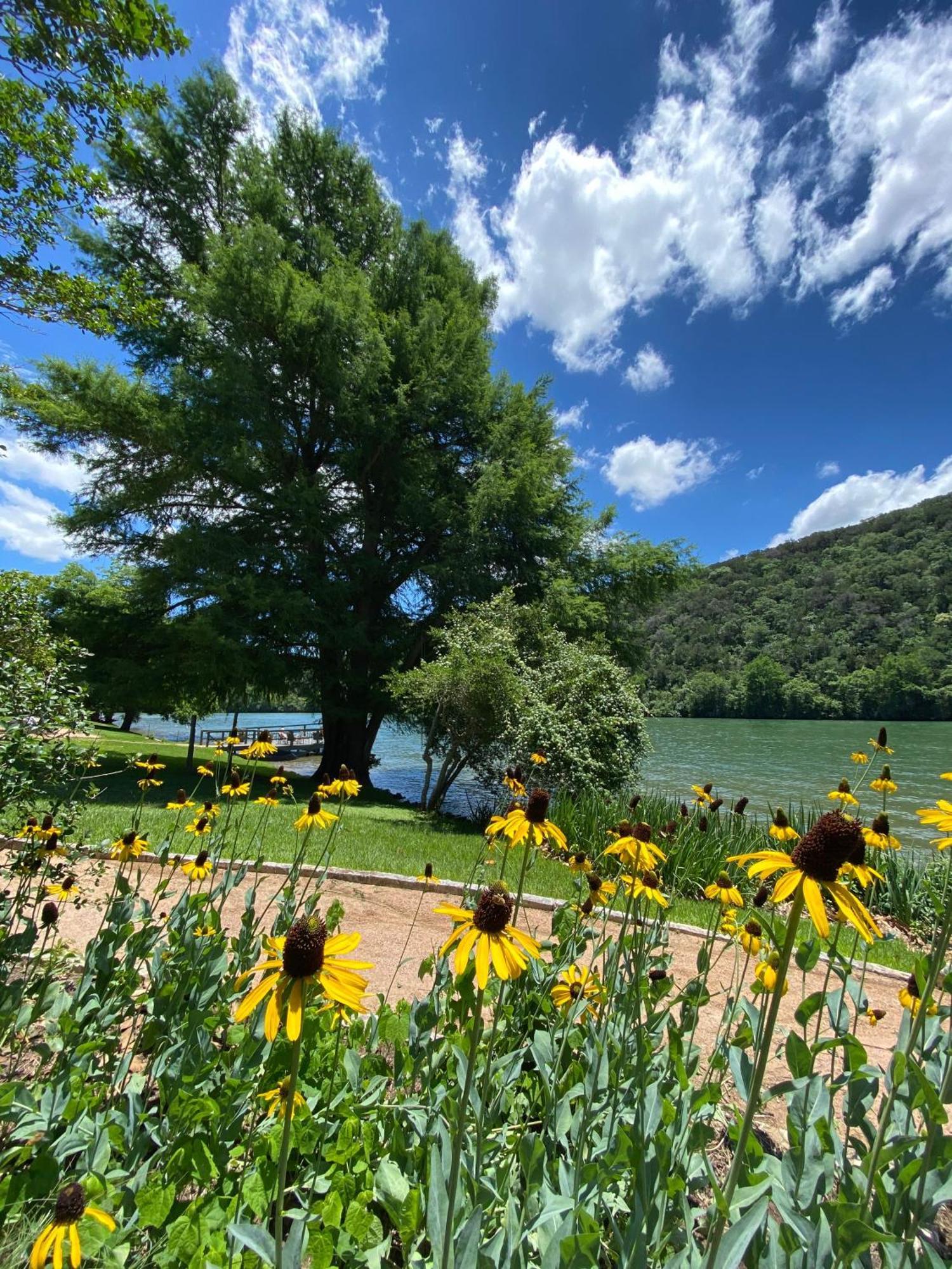 Lake Austin Spa Resort Bagian luar foto